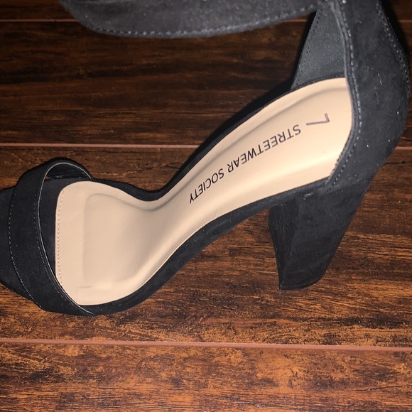 Chunky heels - Picture 3 of 3